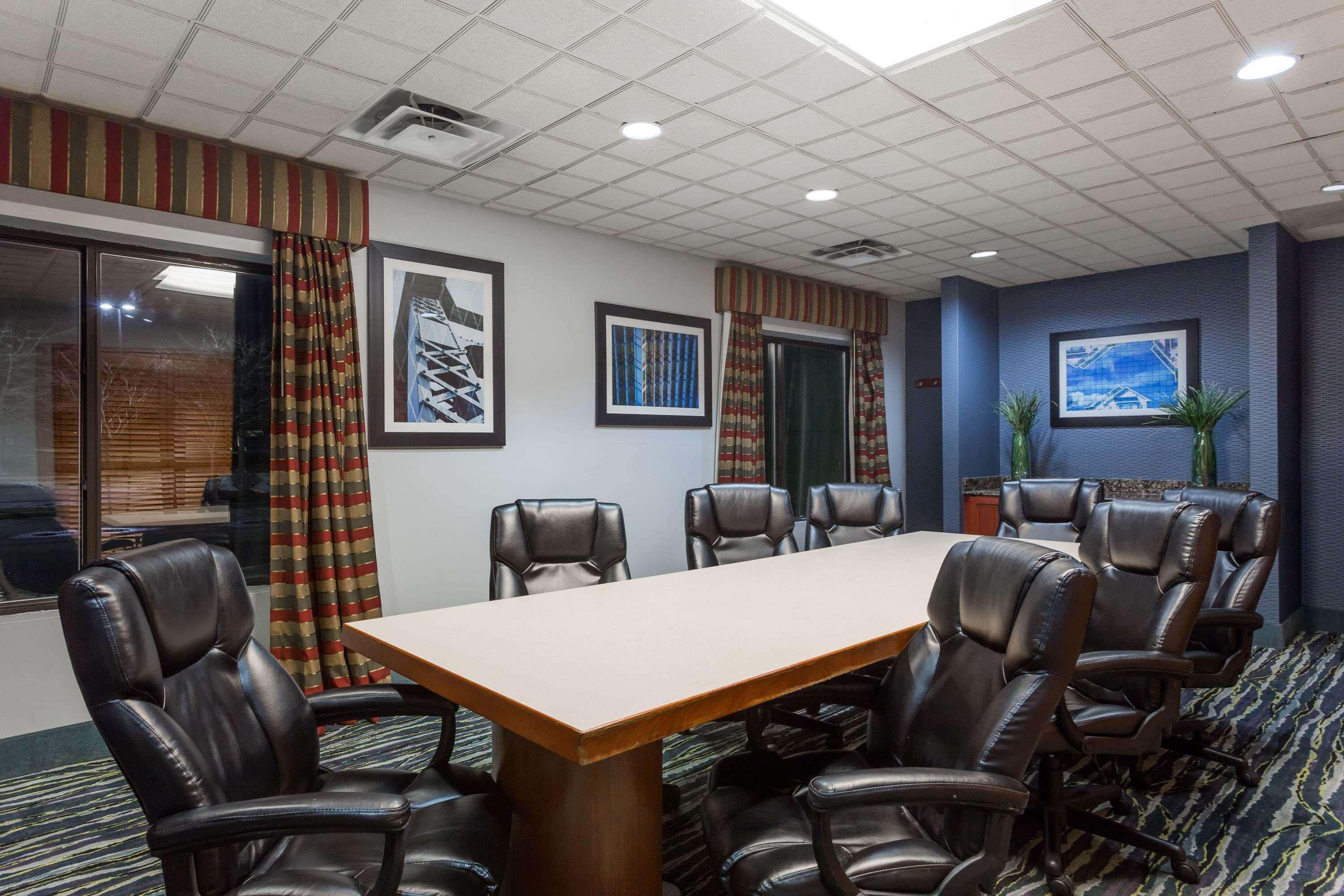 Wingate By Wyndham Chesapeake Hotel Exterior photo