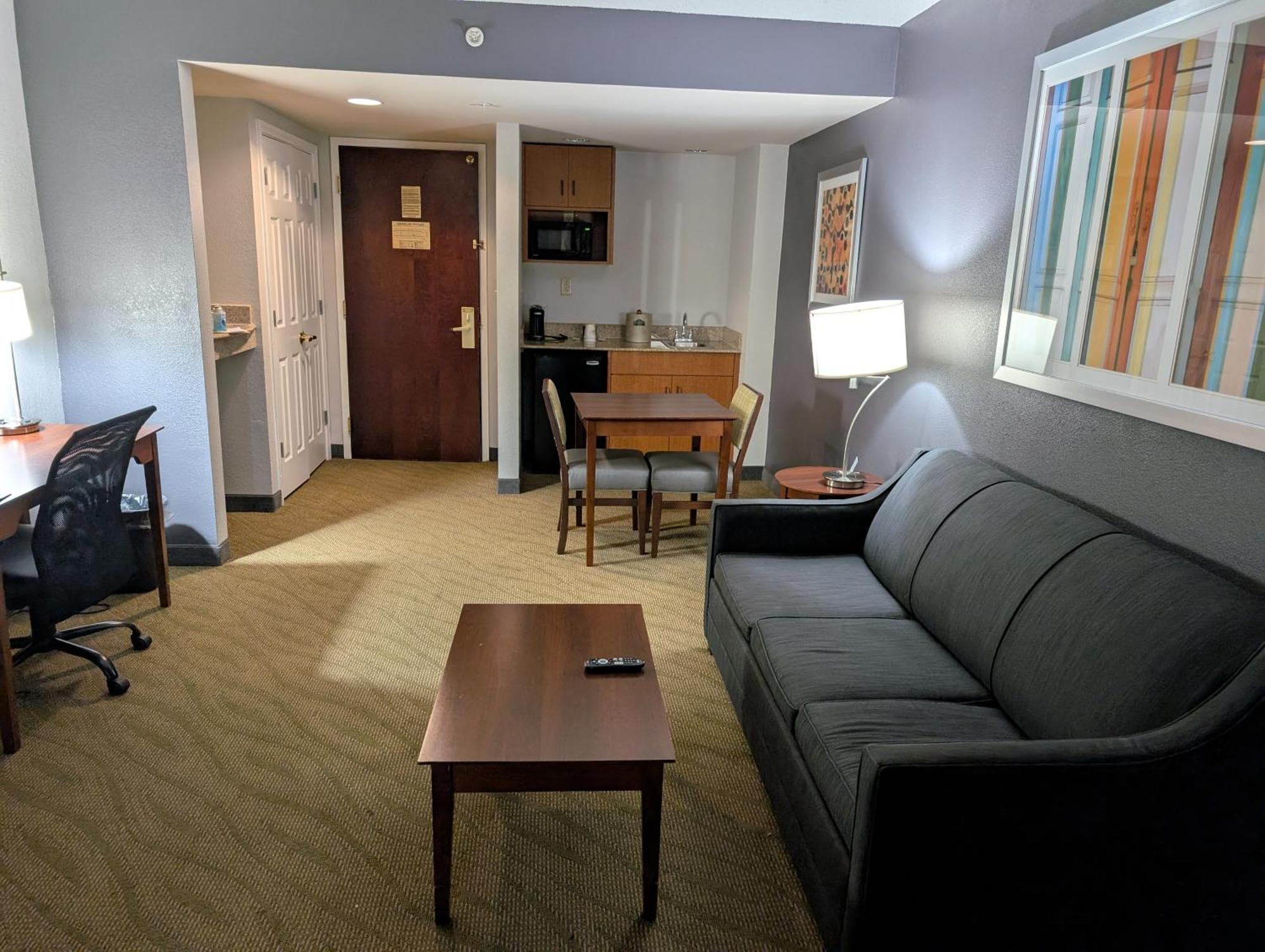 Wingate By Wyndham Chesapeake Hotel Exterior photo