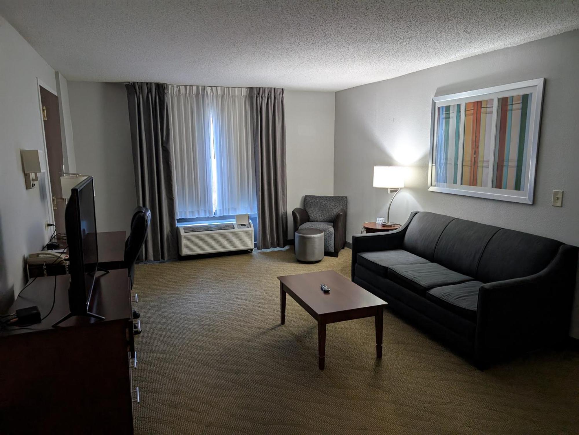 Wingate By Wyndham Chesapeake Hotel Exterior photo