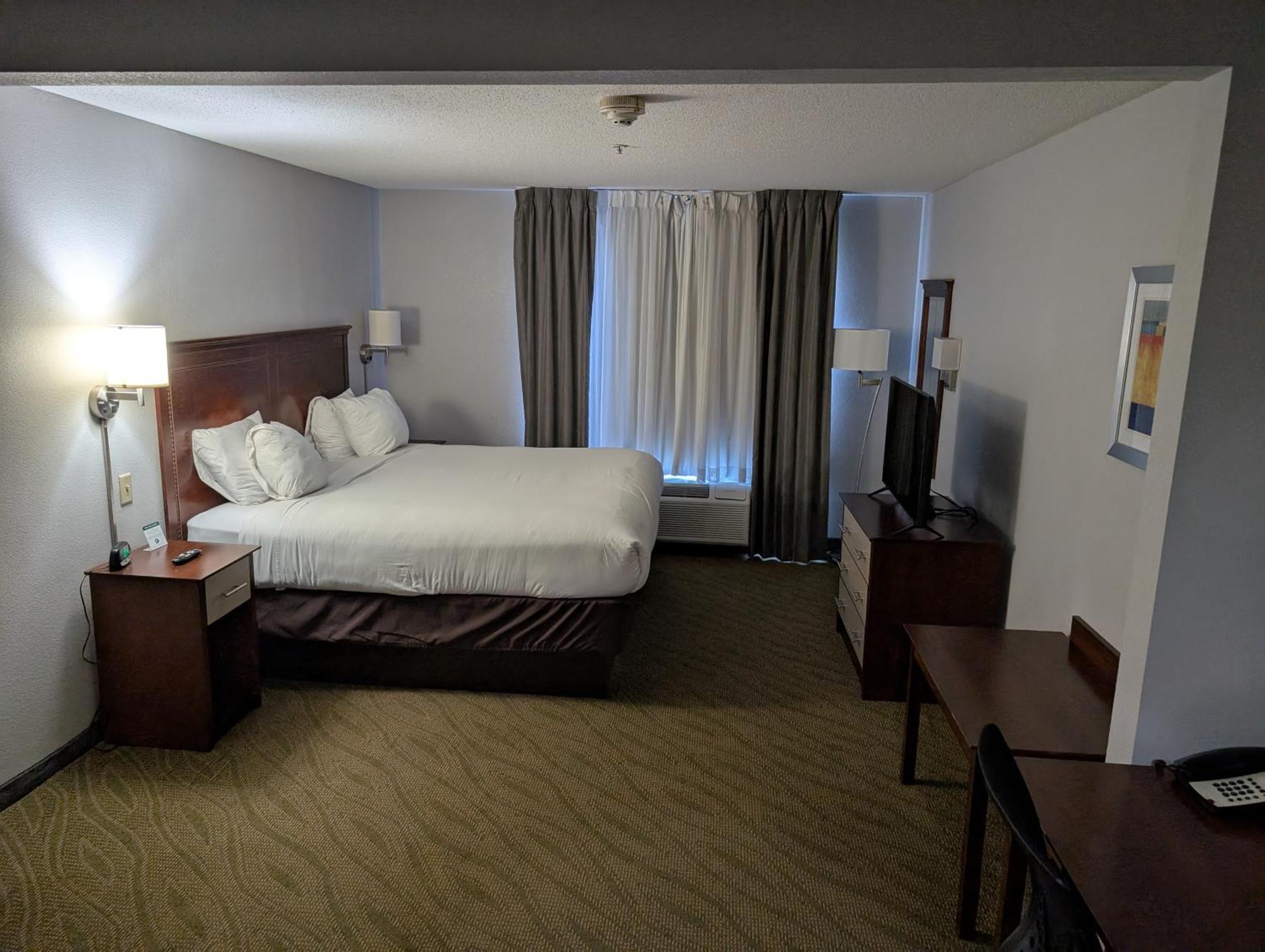 Wingate By Wyndham Chesapeake Hotel Exterior photo