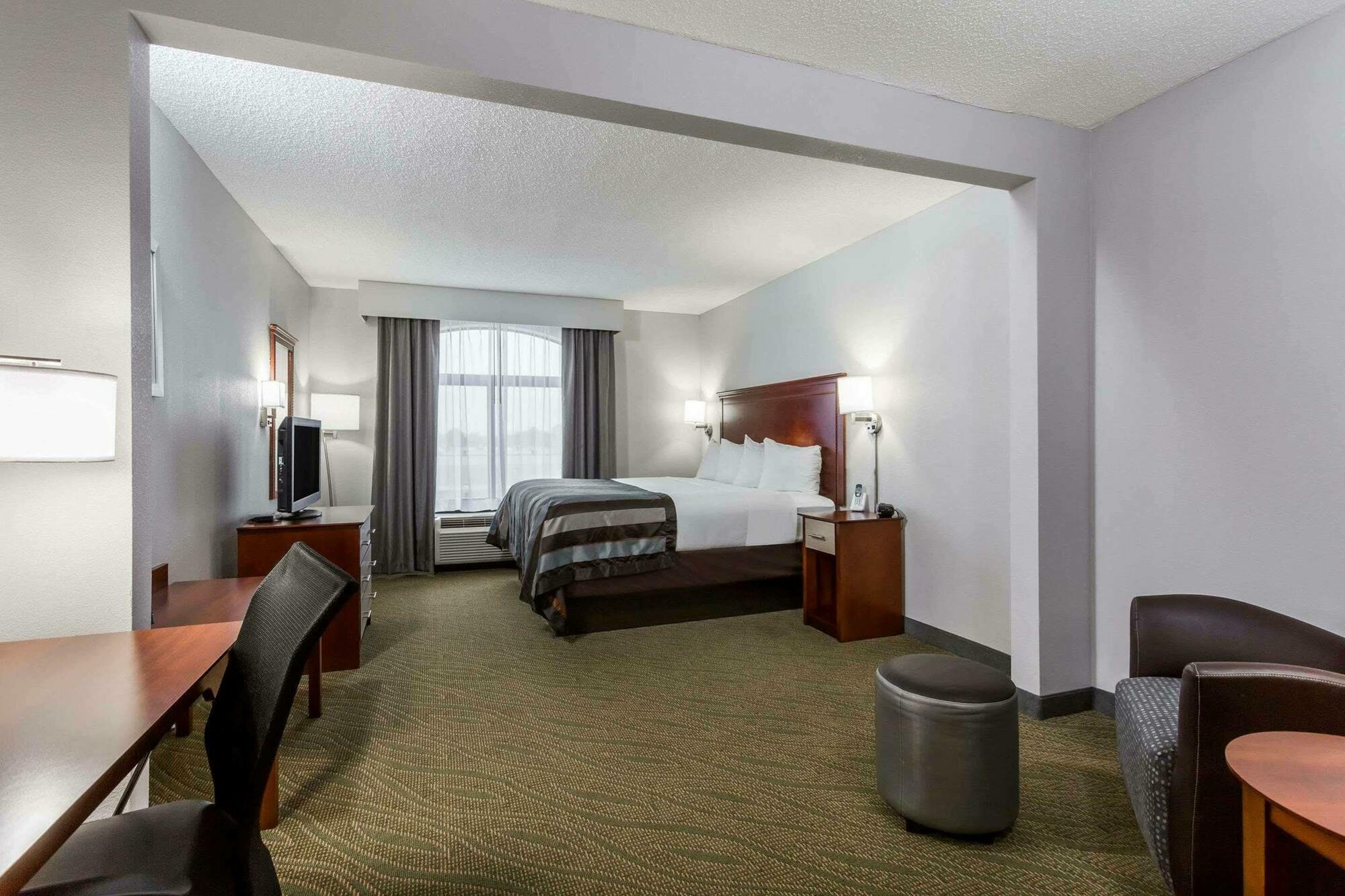 Wingate By Wyndham Chesapeake Hotel Exterior photo
